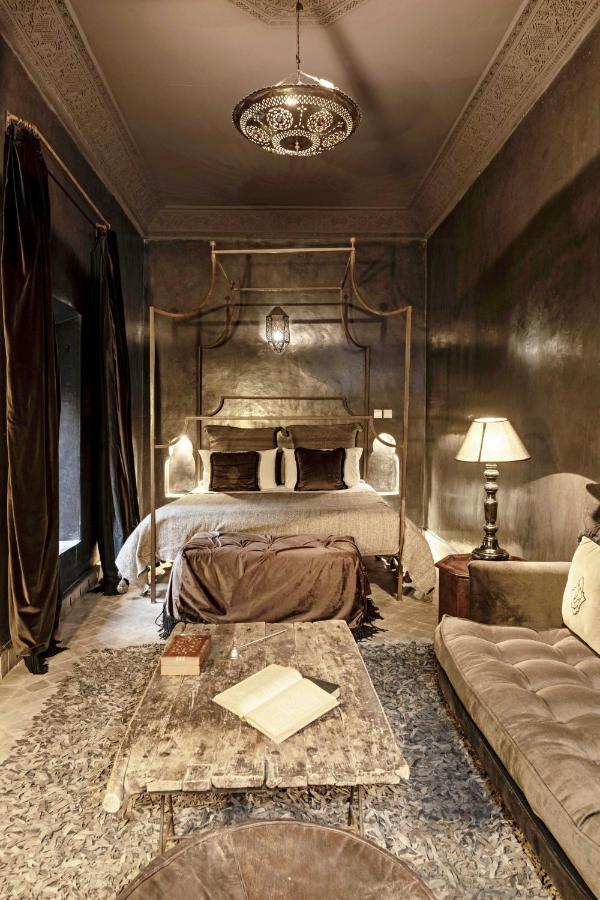 Suite Noir Poudre