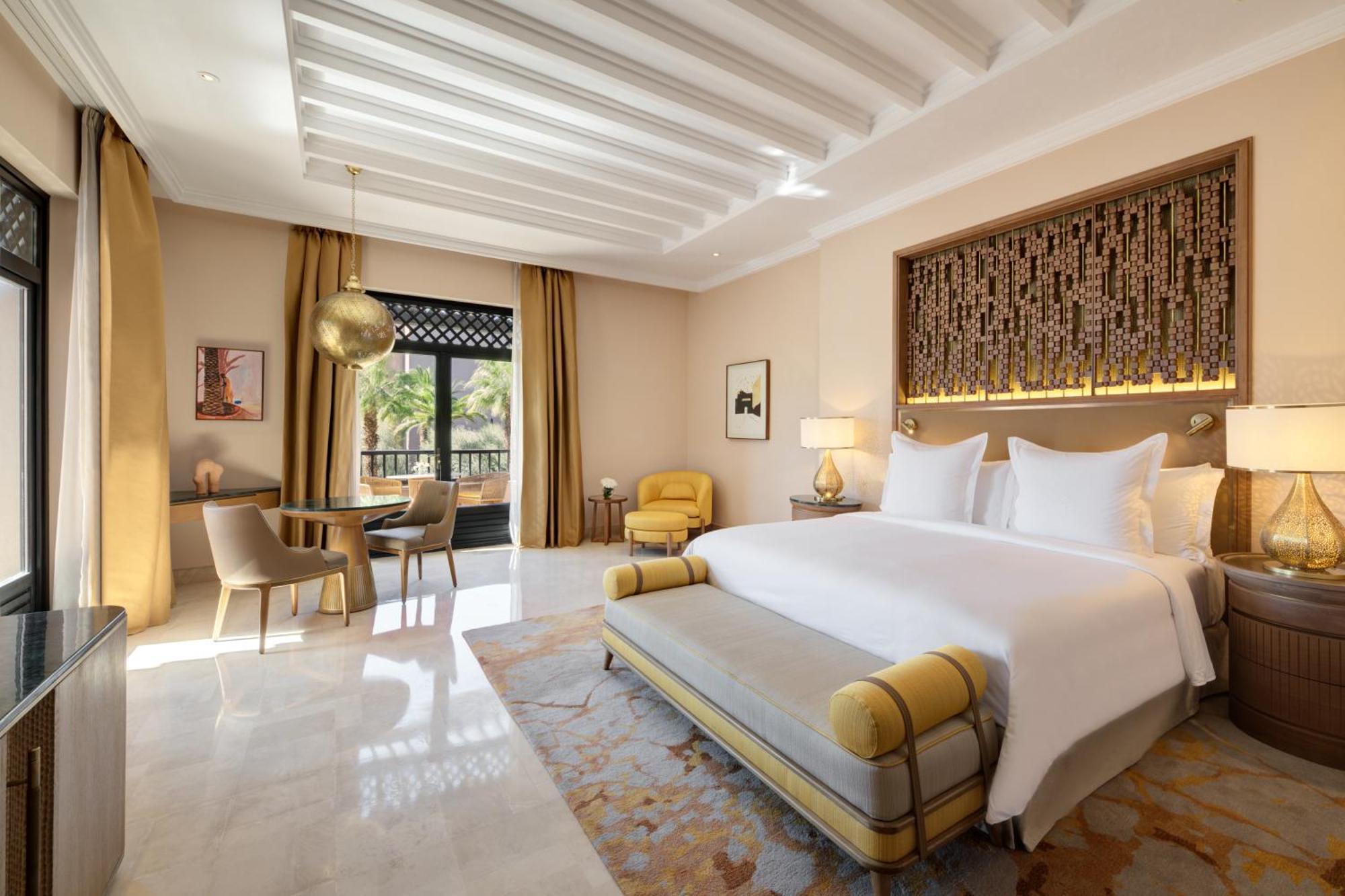 Upper Pavilion Room King Bed,1534829983:JPEG