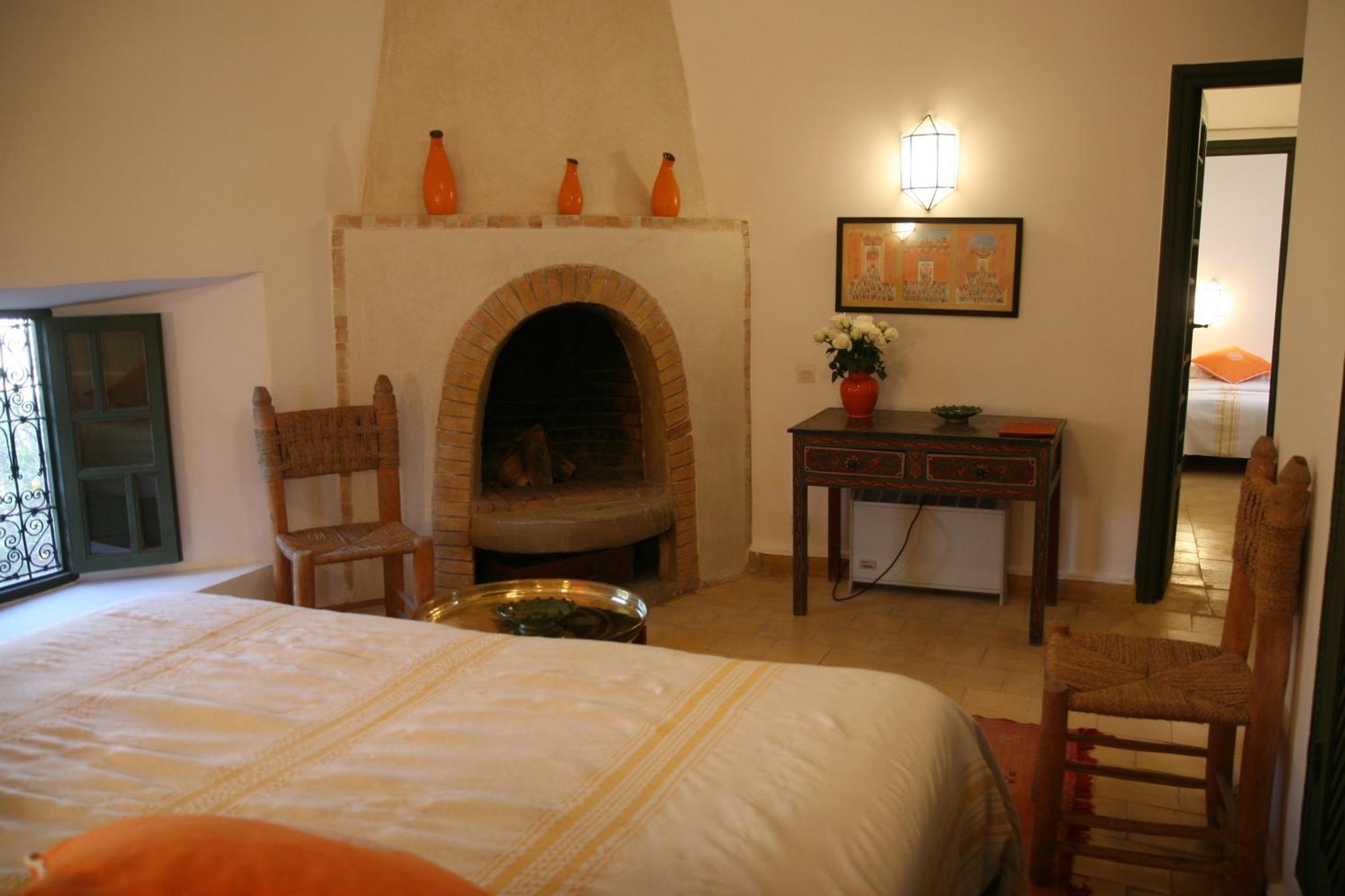 Standard Suite,161907204:JPEG